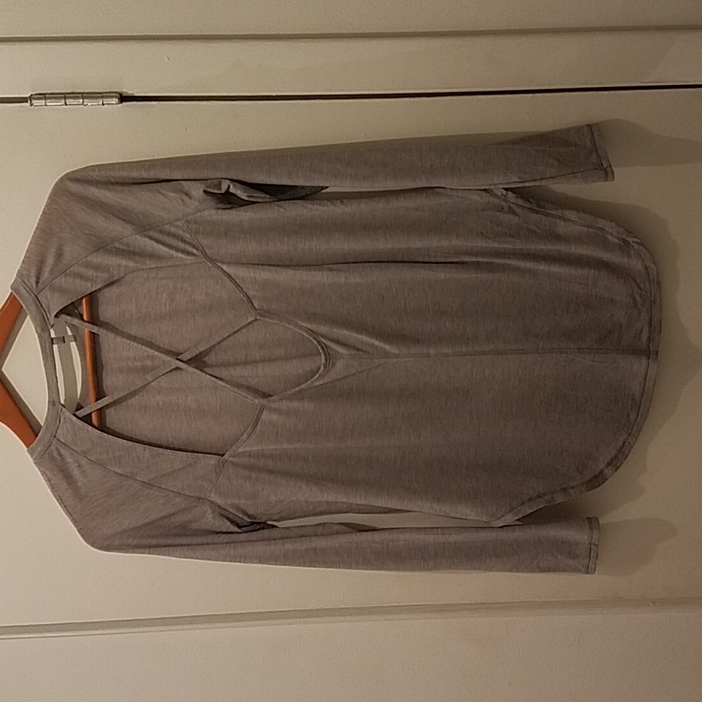 Long sleeve Under Armour yoga shirt